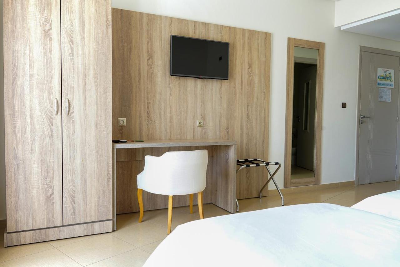Hotel El Djenina Танжер Экстерьер фото